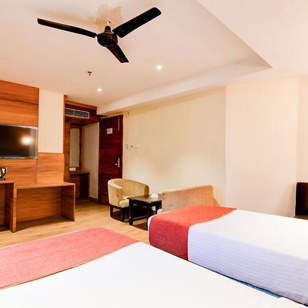 Hotel King'S Crown Kalküta Dış mekan fotoğraf
