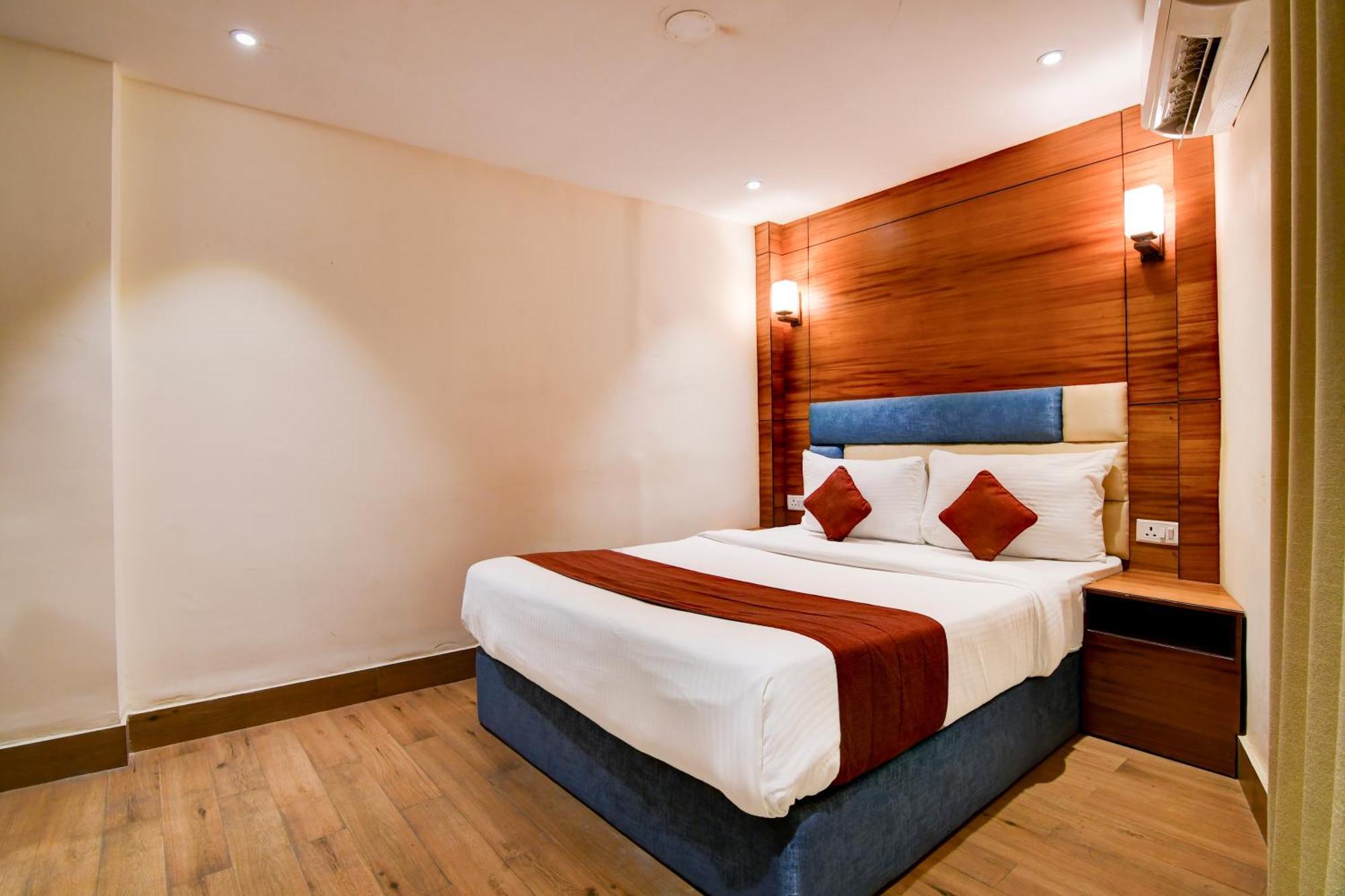 Hotel King'S Crown Kalküta Dış mekan fotoğraf