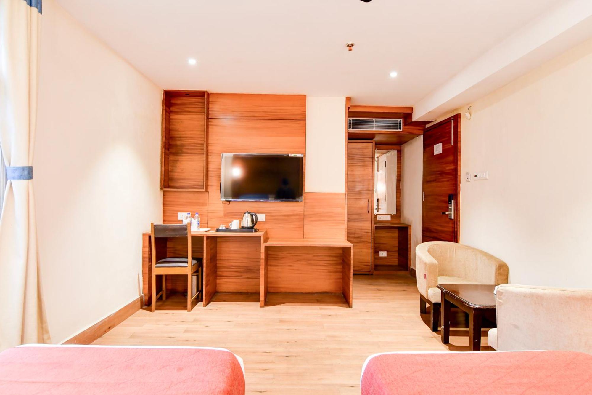Hotel King'S Crown Kalküta Dış mekan fotoğraf