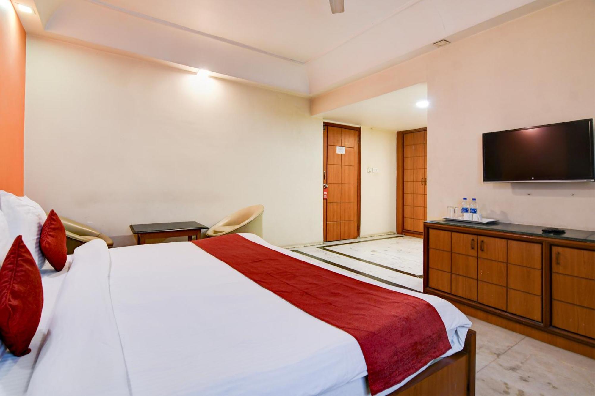 Hotel King'S Crown Kalküta Dış mekan fotoğraf