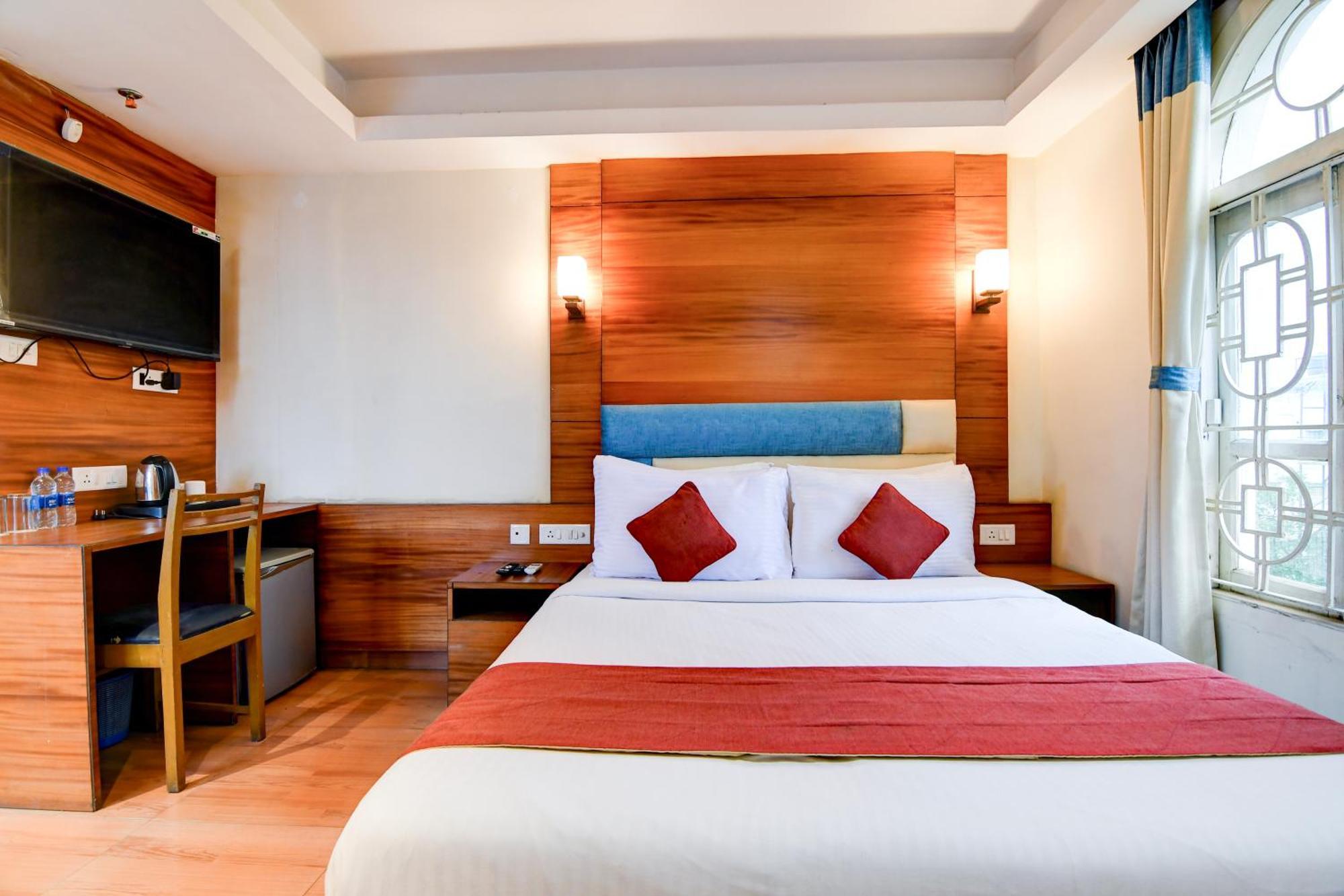 Hotel King'S Crown Kalküta Dış mekan fotoğraf