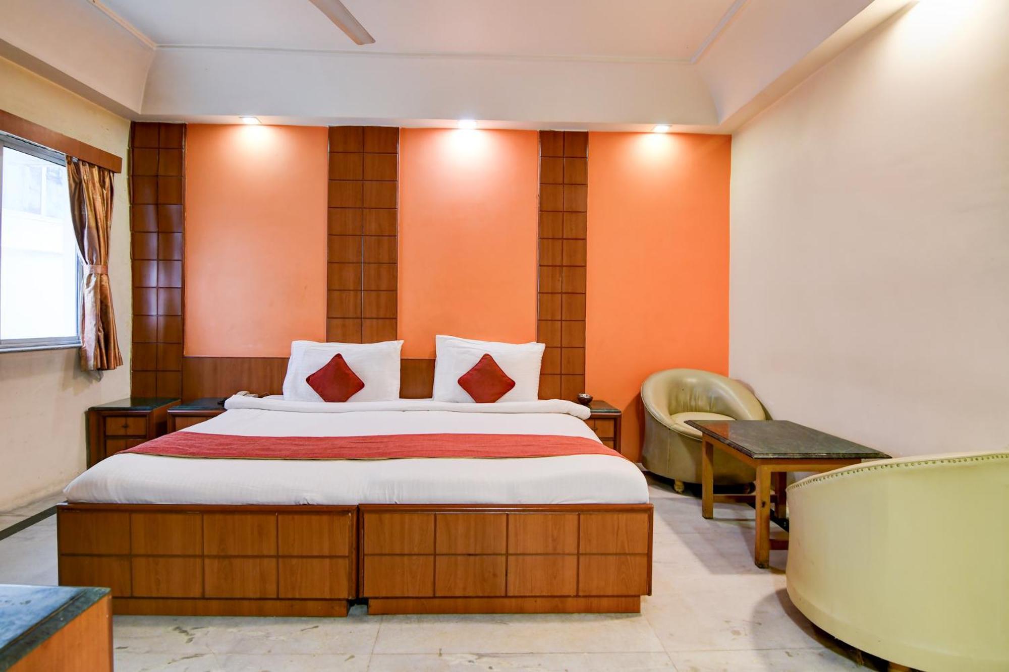 Hotel King'S Crown Kalküta Dış mekan fotoğraf