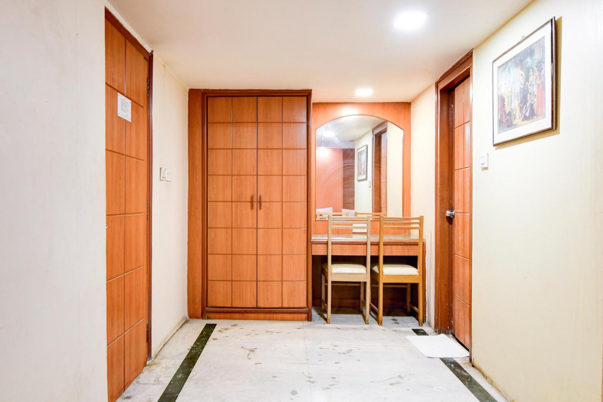 Hotel King'S Crown Kalküta Dış mekan fotoğraf