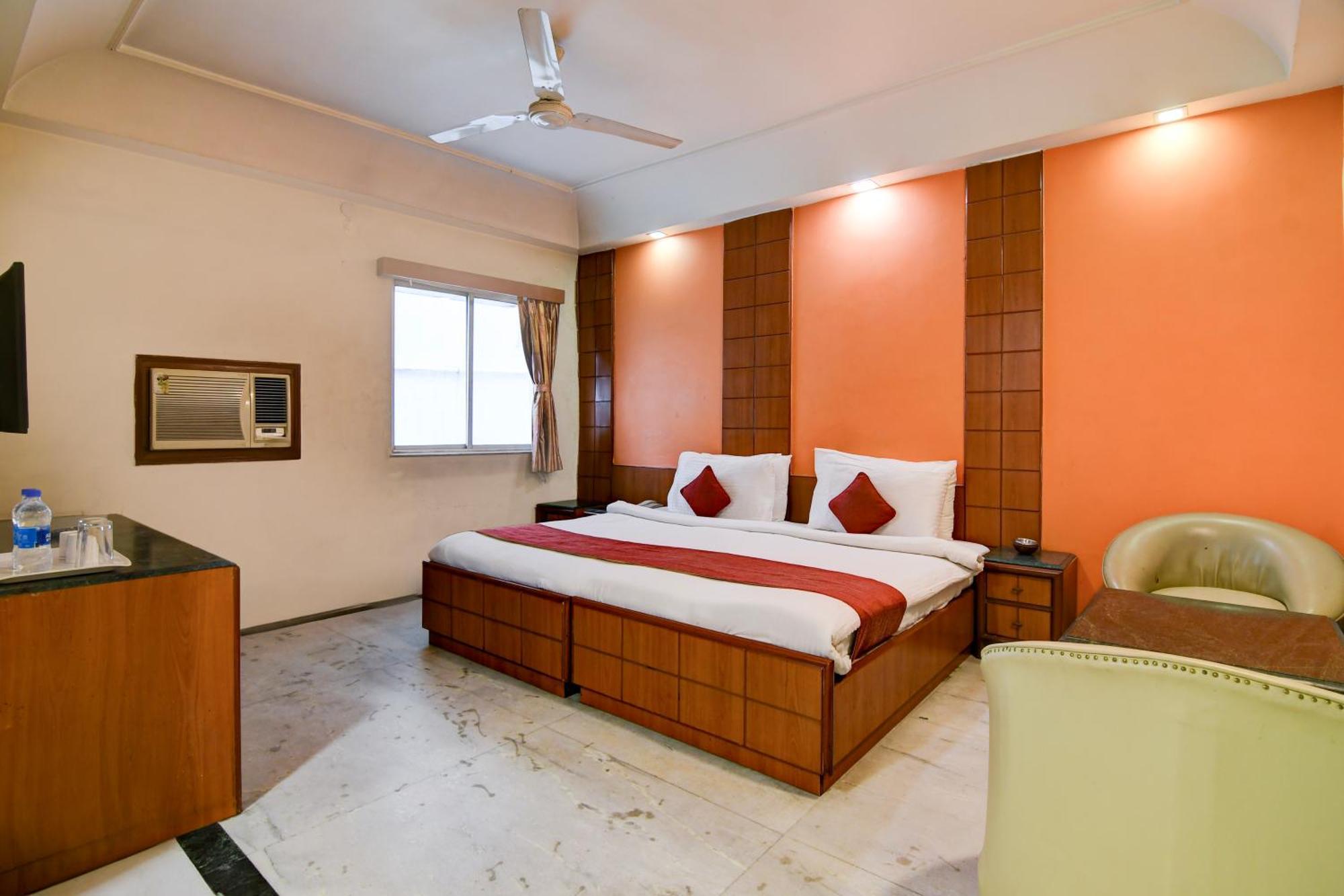Hotel King'S Crown Kalküta Dış mekan fotoğraf